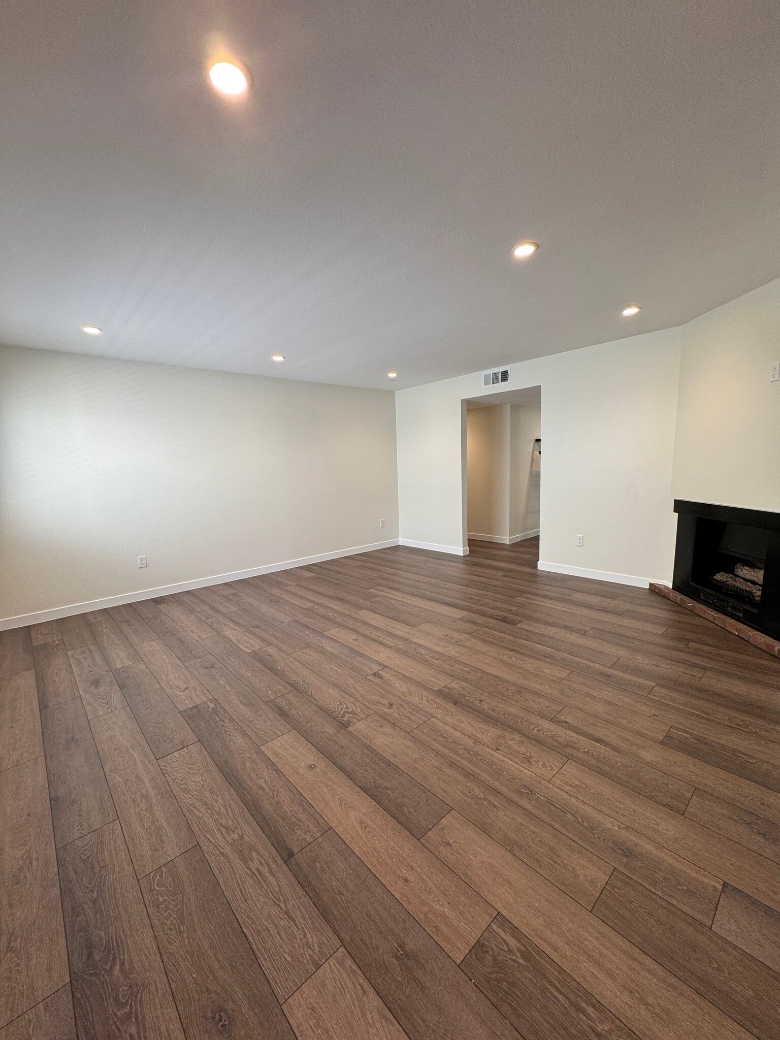 Building Photo - 208 Oswego Ave