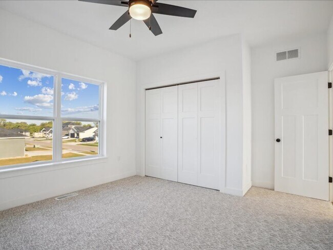 Building Photo - 808 Windam Dr