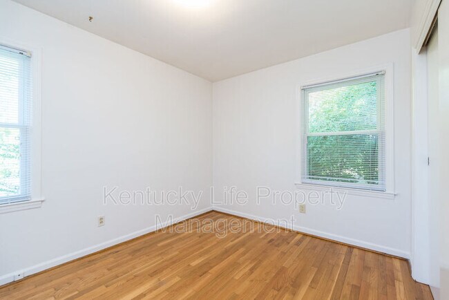 Building Photo - 104 Greenbriar Rd