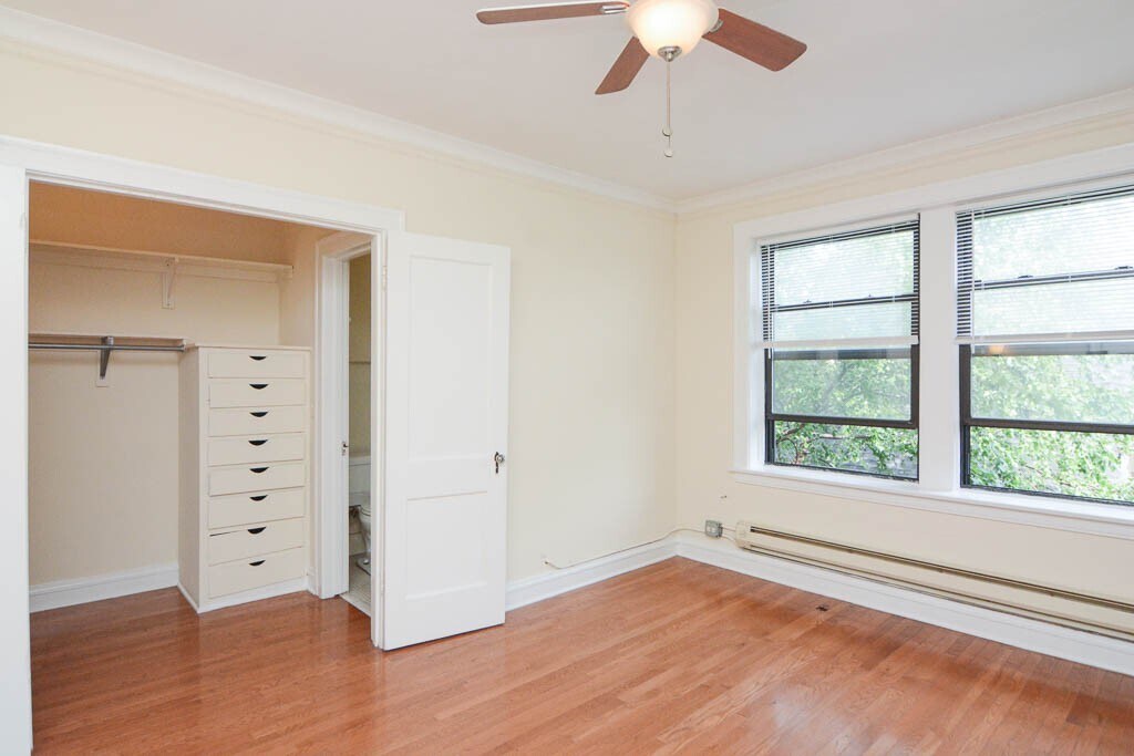 Building Photo - 4349 N Damen Ave