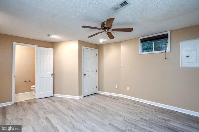 Building Photo - 105 Sunny Hill Ct