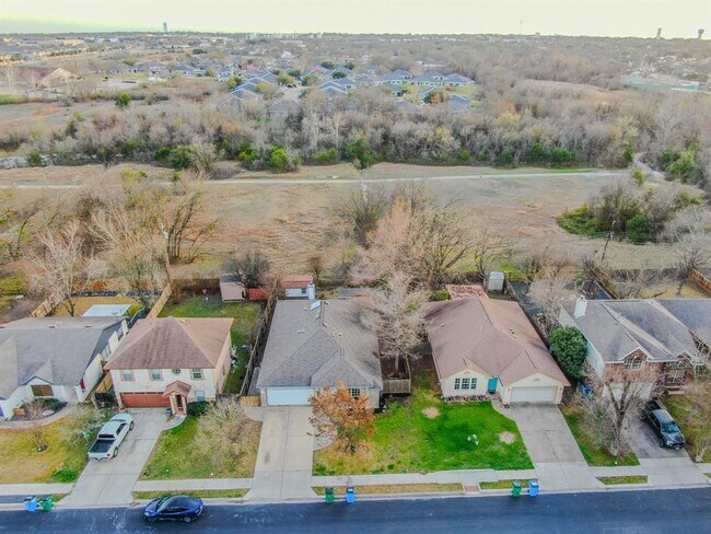 Building Photo - 16908 Cactus Blossom Dr