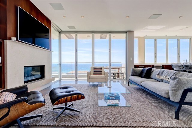 Building Photo - 3208 Ocean Dr