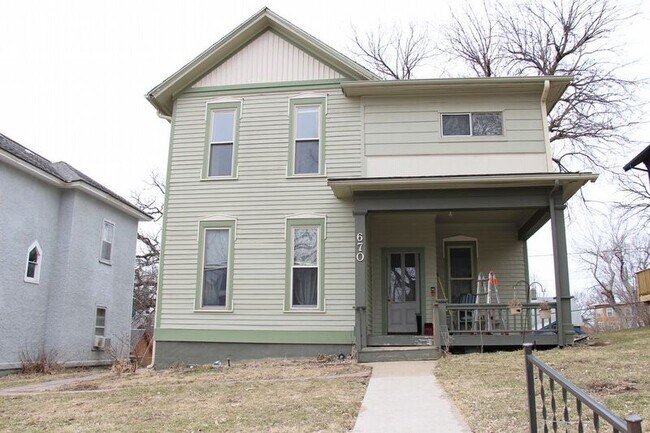 Primary Photo - 670 18th St
