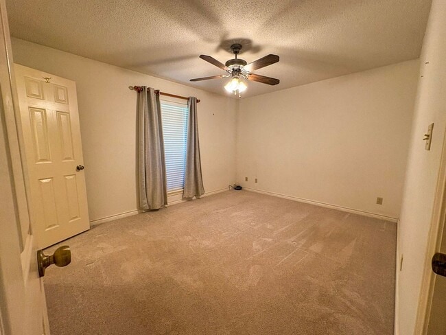 Building Photo - COMING SOON! 3 Bed 2 Bath on 2 Acres in Bullard!