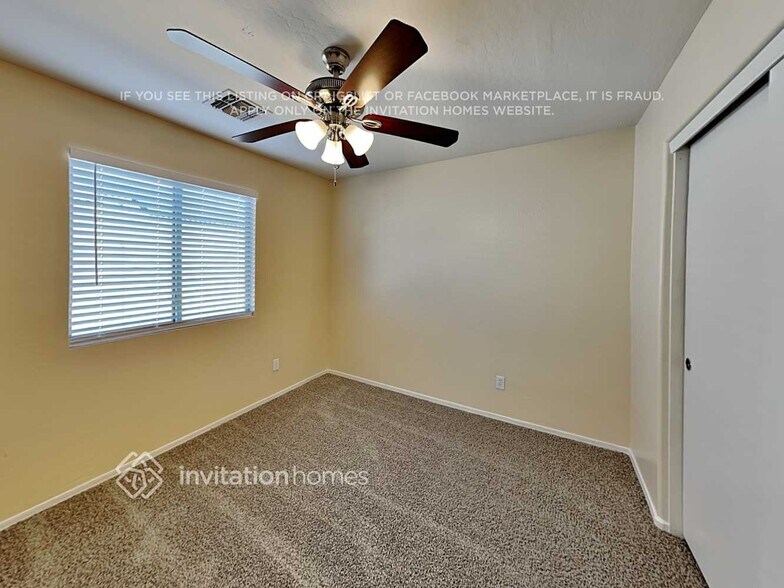 Building Photo - 15204 N Poppy St
