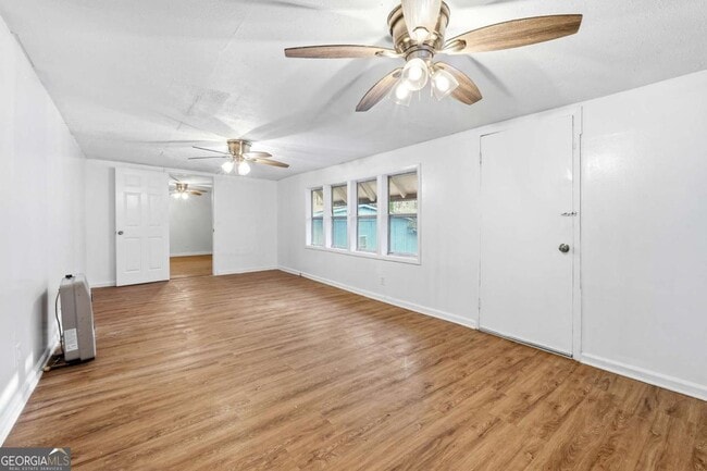 Building Photo - 3831 King Dr