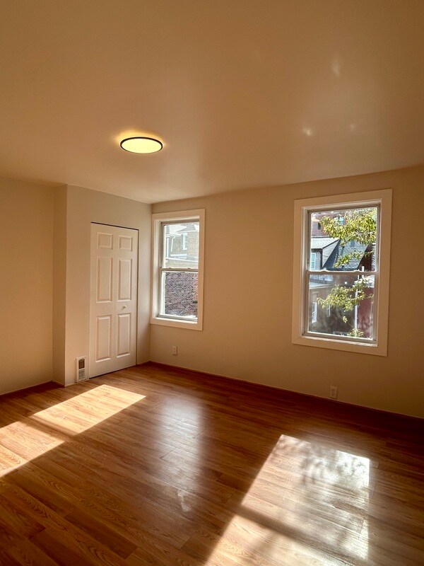 Building Photo - 4044 Geneva St