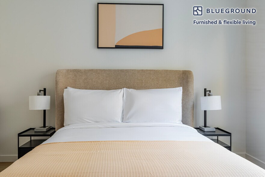 Building Photo - 350 Chastain Pl