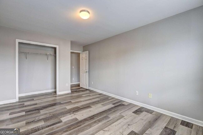 Building Photo - 118 Meeting Pl Rd