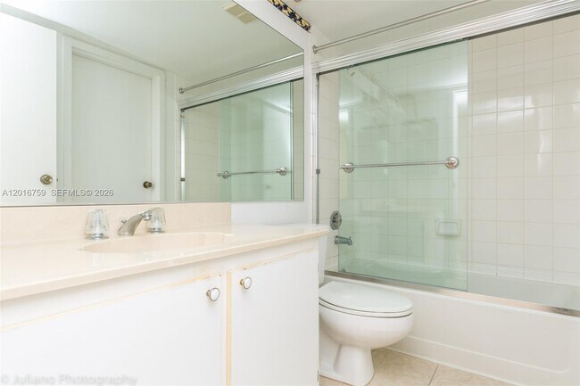 Building Photo - 7601 E Treasure Dr
