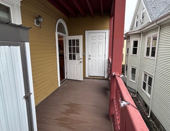 Building Photo - 361 Adams St