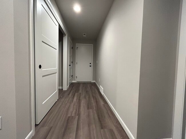 Building Photo - 2401 Wildcat Dr