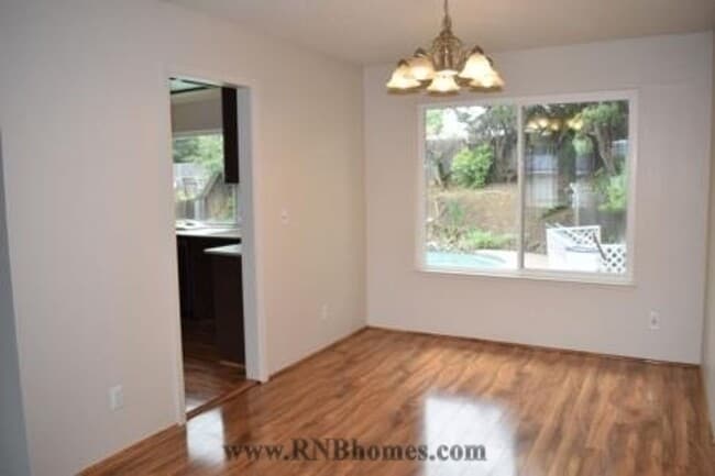 Building Photo - 8250 Canyon Oak Dr