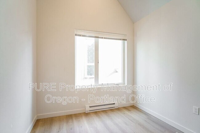 Building Photo - 6794 N McKenna Ave