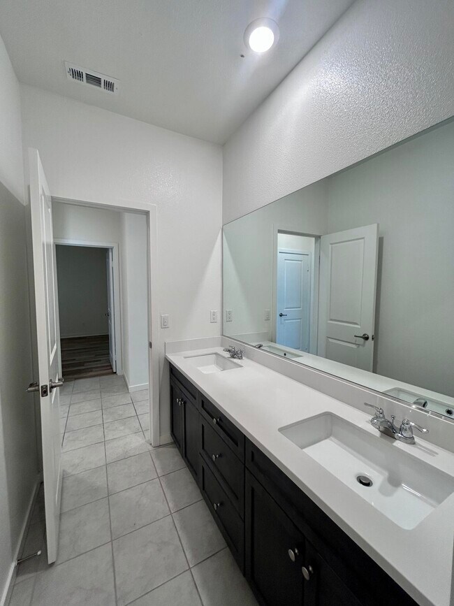 Building Photo - 40082 Catania Ct