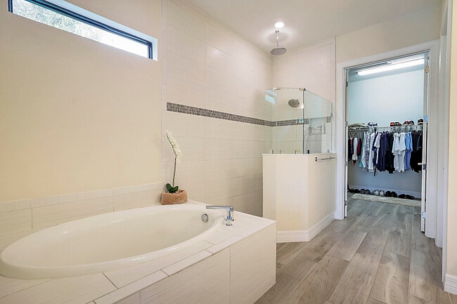 Building Photo - 11624 SALLY ANN Dr