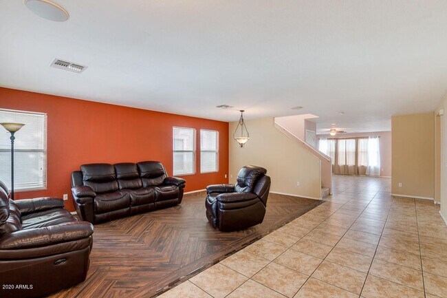 Building Photo - Charming 4 Bed home in Avondale with commu...