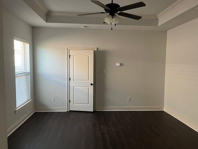 Building Photo - 101 Lexi Falls Ln