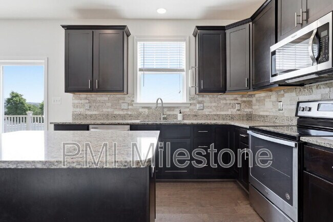 Building Photo - 371 Lookout Mountain Ct