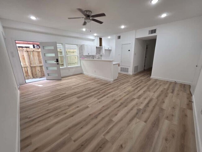 Building Photo - 8406 De Priest St