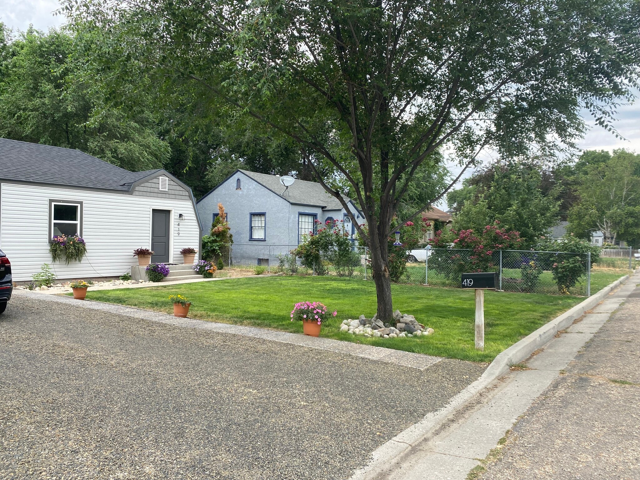 Building Photo - 419 S Locust St