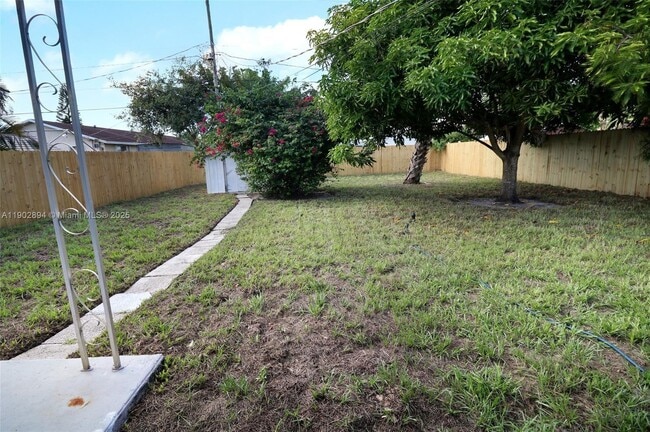 Building Photo - 5654 Papaya Rd