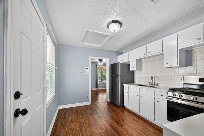 Building Photo - 5012 Ratama St