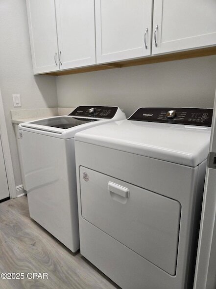 Building Photo - 9245 Cool Breeze Dr