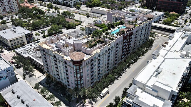 Building Photo - 410 Evernia St