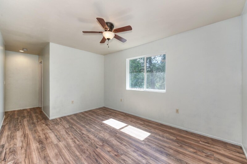 Building Photo - 6273 Dolly Varden Ln