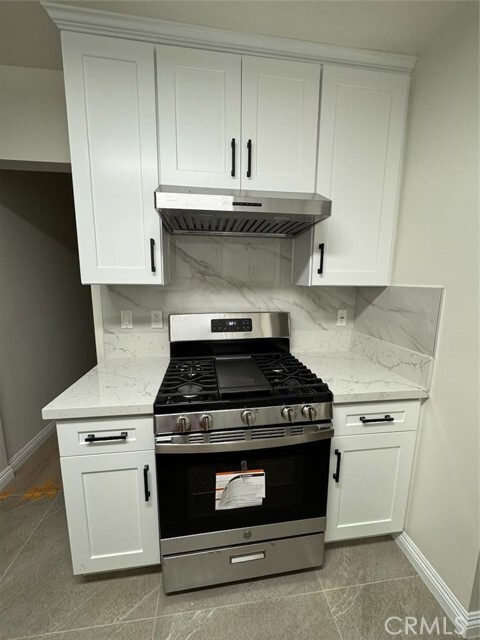 Building Photo - 604 W Hammel St