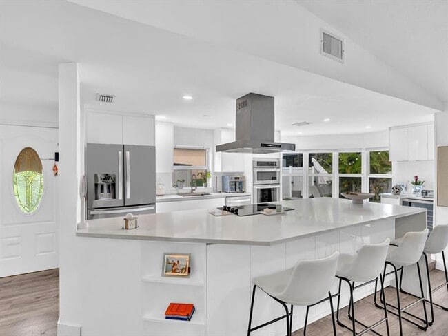 Building Photo - 9831 SW 58th Ct