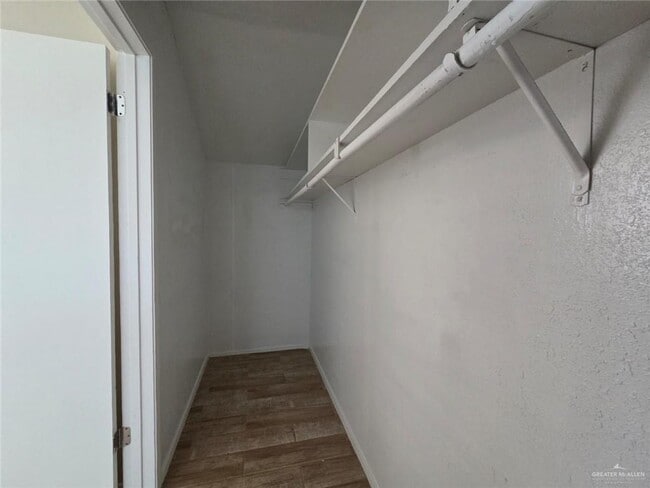 Building Photo - 10-25 1/2 N 25 1/2 St