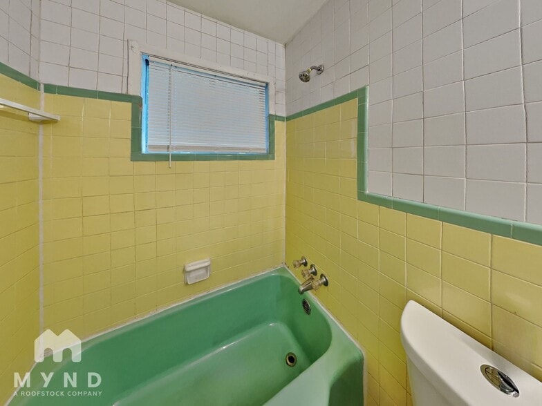 Building Photo - 730 Hill St