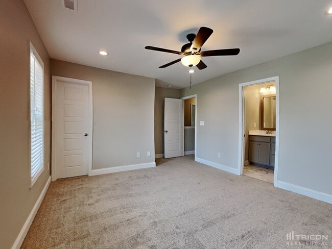 Building Photo - 121 Fish Whistle Ct