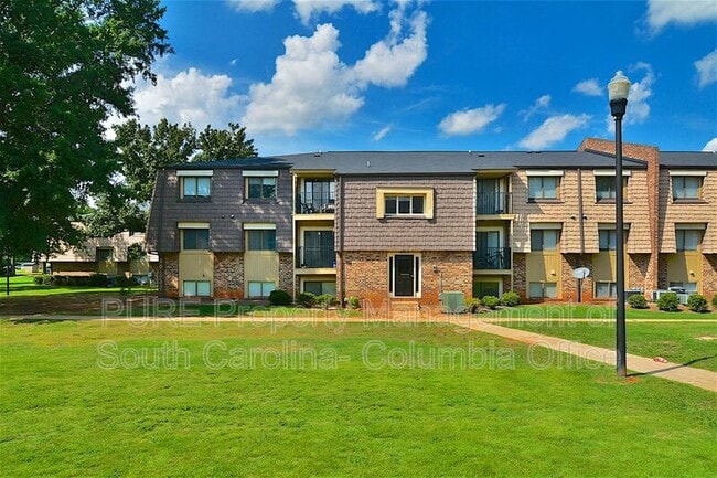 Primary Photo - 515 Menlo Dr