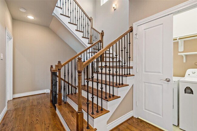 Building Photo - 4312 Dickson St