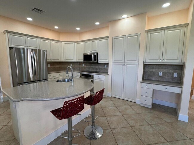 Building Photo - 1724 Annandale Cir