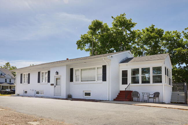 Building Photo - 1137 Ocean Ave