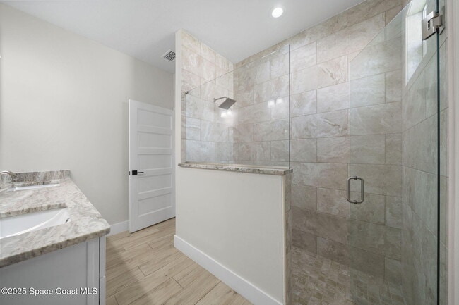 Building Photo - 434 Borraclough Ave