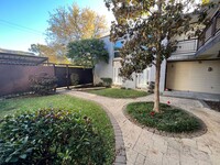 Building Photo - Spacious 2 bedroom with huge balcony! Comm...