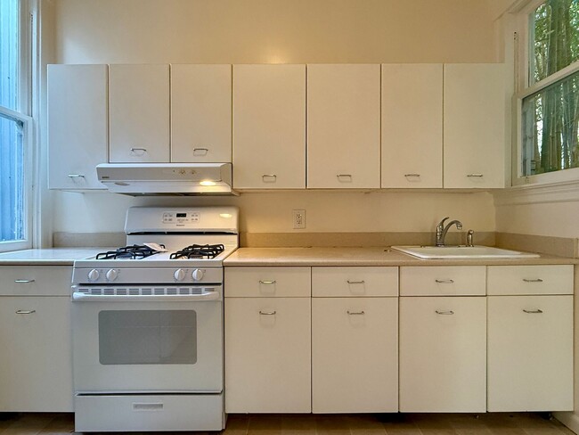 Primary Photo - Bartlett Street Apartments