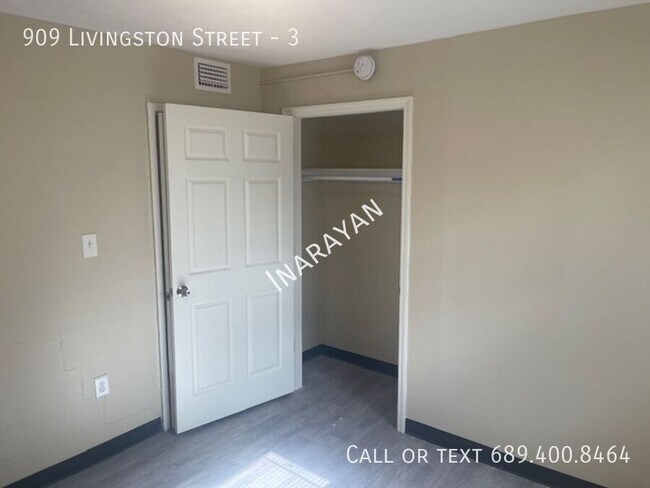 Building Photo - 909 W Livingston St