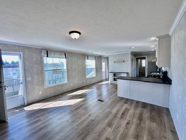 Building Photo - 8001 Hamilton Ave