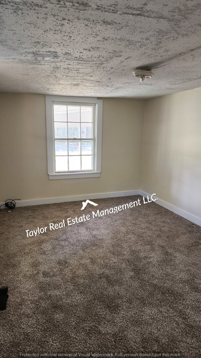 Building Photo - 139 Foy Ave