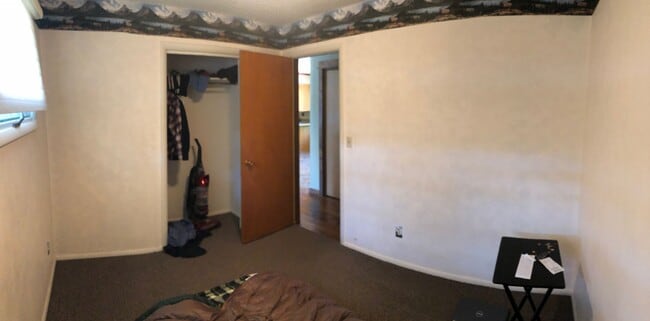 Building Photo - 3 Bed 2 Bath Single Family Home with Additional Space in Basement!