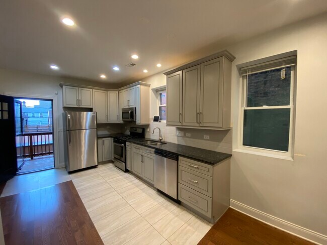 Building Photo - 1111 N Ashland Ave