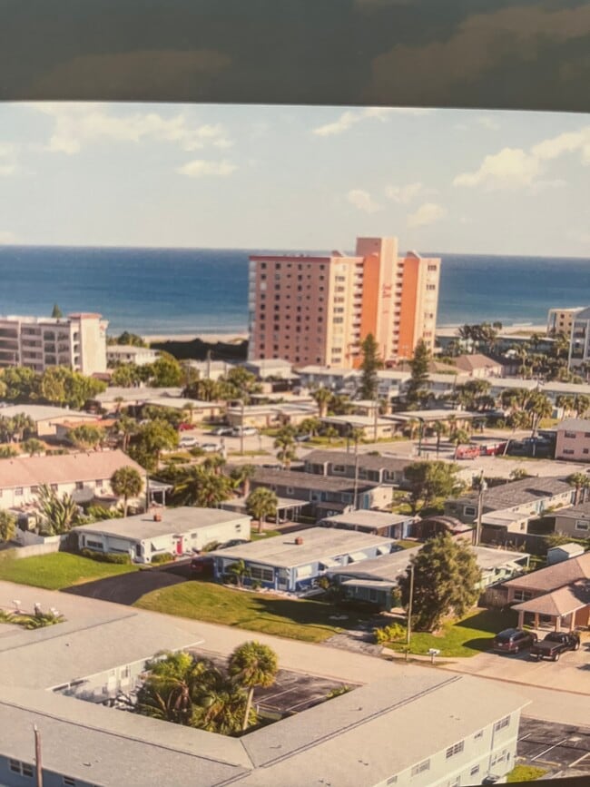 Building Photo - 302 Lincoln Ave