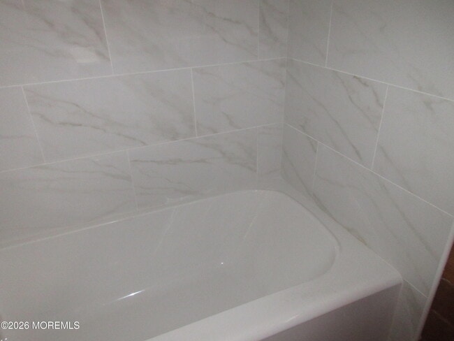 Building Photo - 319 13th Ave